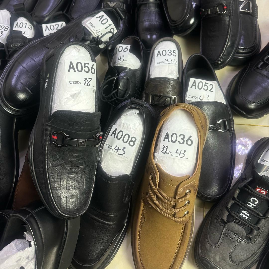 新盈尾货男鞋5号仓