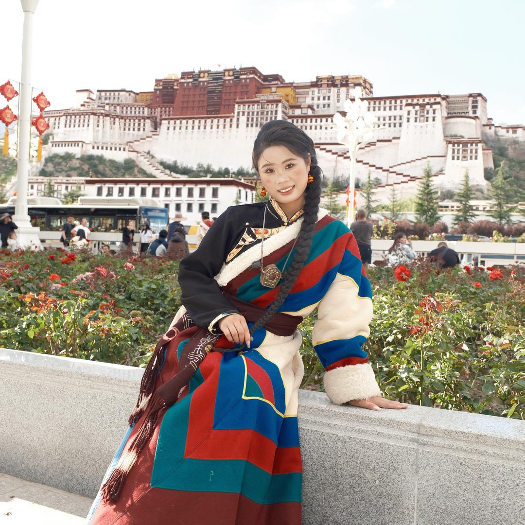 杨曼丽