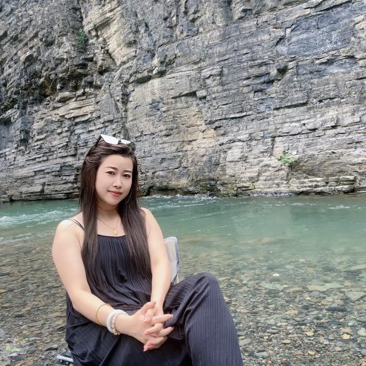 渝中区泓鑫服饰经营部（个体工商户）