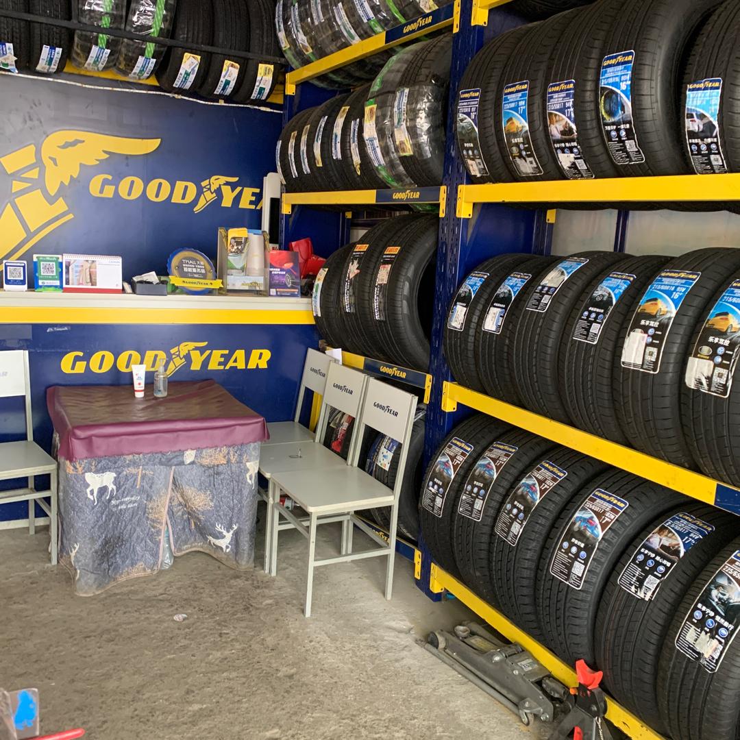 罗田老李二手车轮胎服务中心