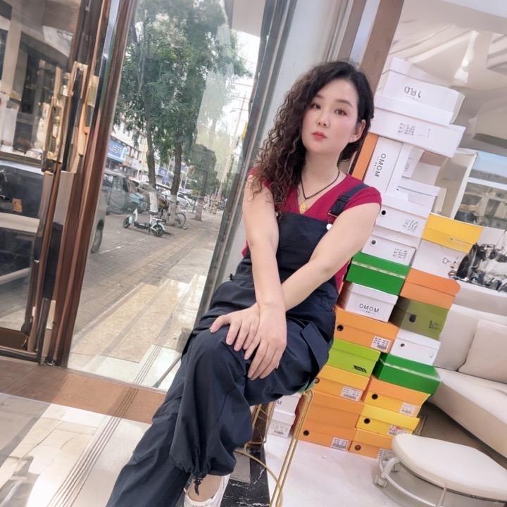 名美女装《萨贝琪女鞋》
