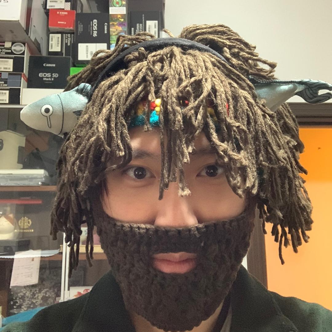 拍照的鱼大叔