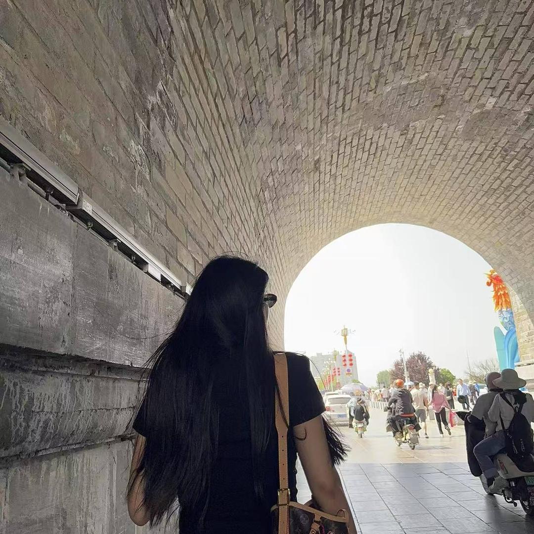 女尼.