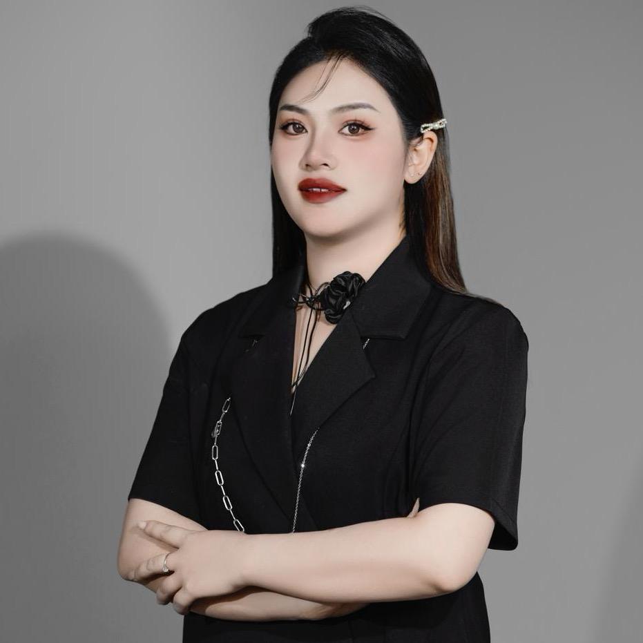 曲靖化妆师—颜颖