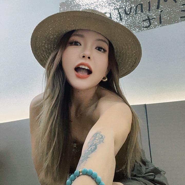 曲一一一🎸
