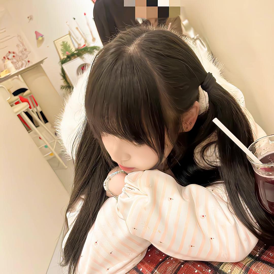 喝饮料爱咬吸管