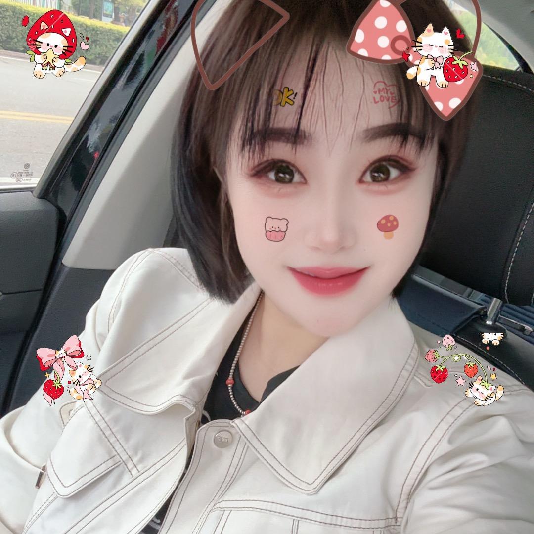 歌手，娜仁图亚