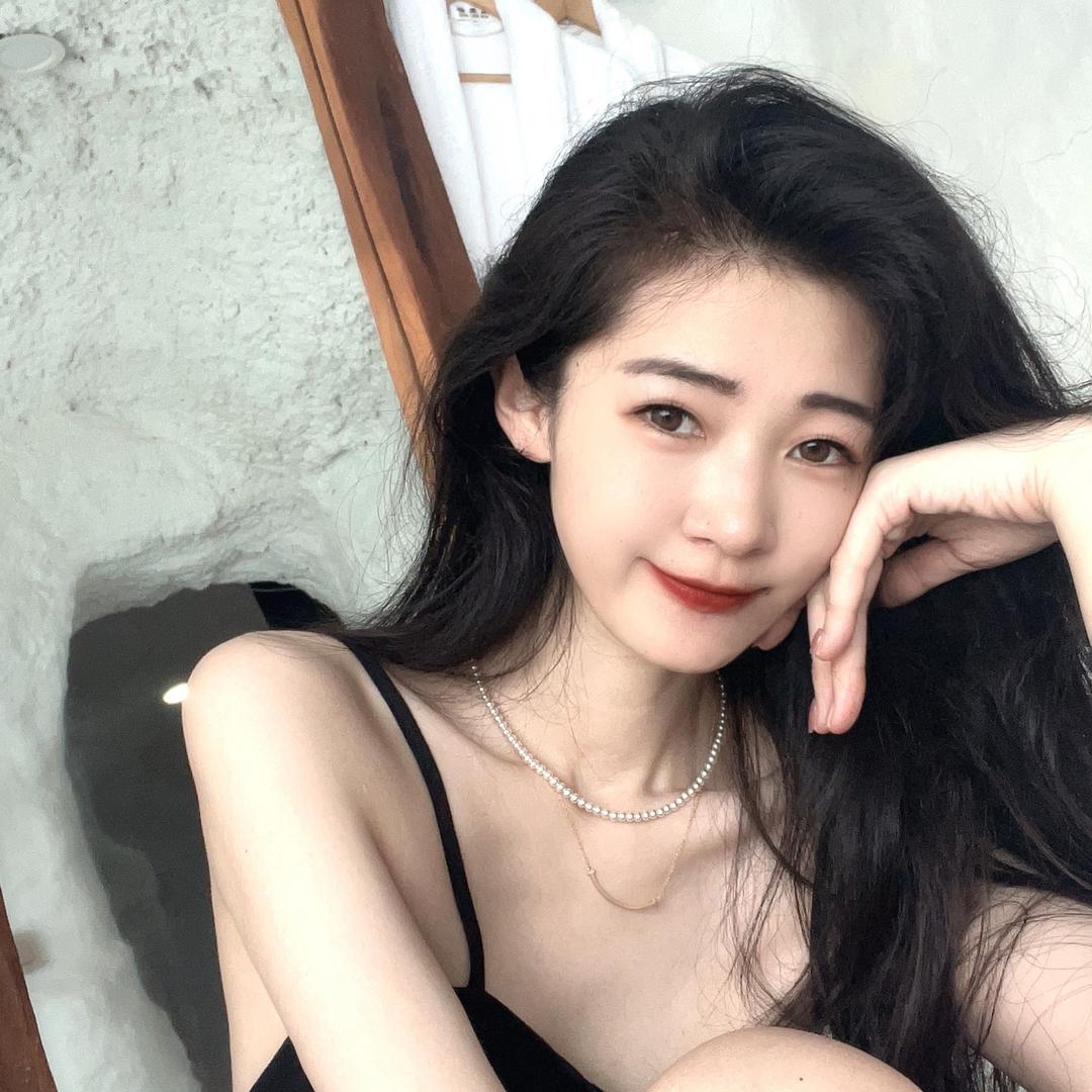 火野丽。