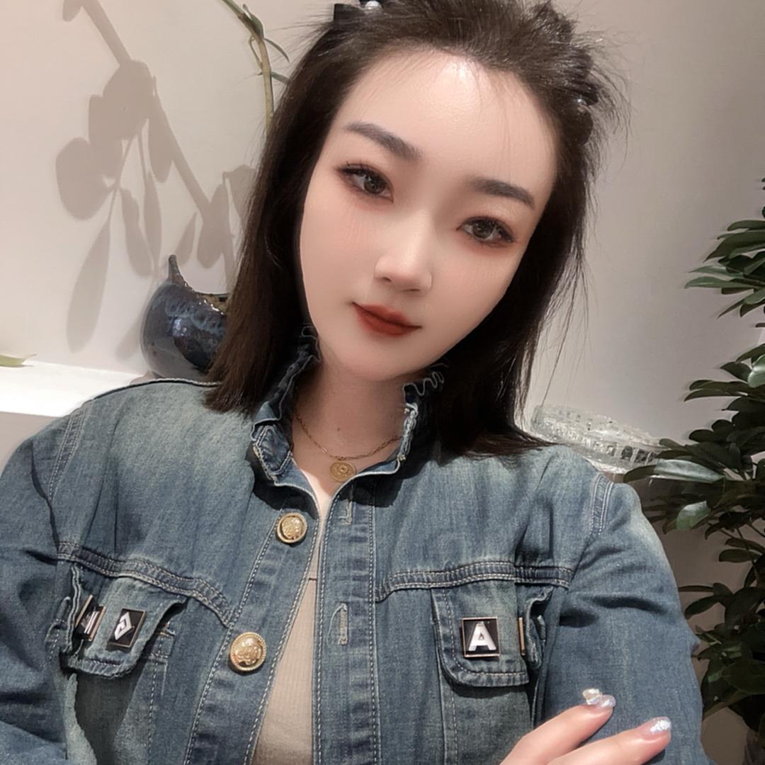 齐市·上门美睫的小姐姐