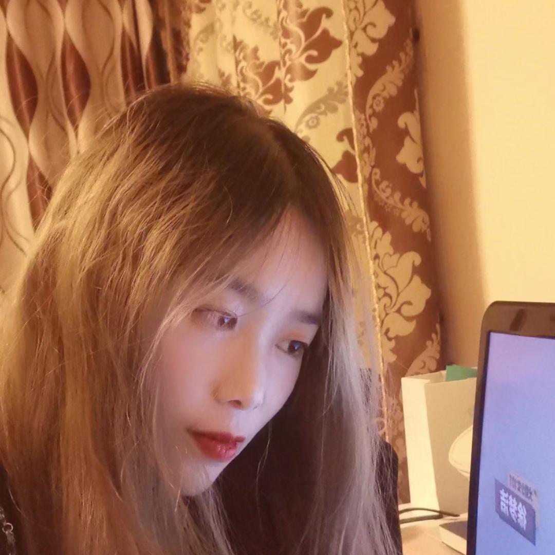 草莓🍓呼呼酱
