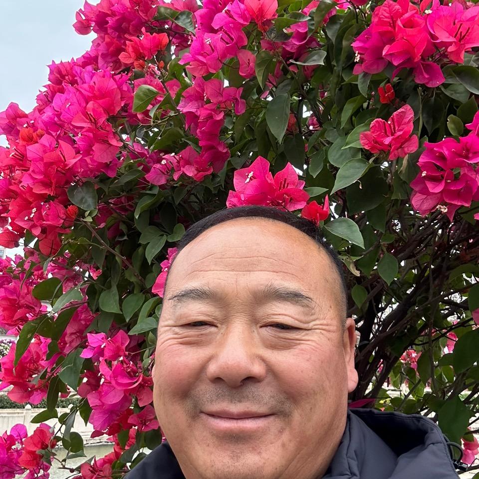 三哥退休房车游