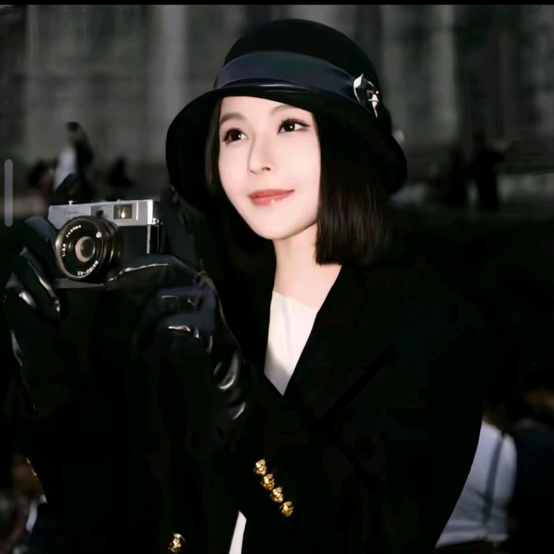 溶溶RONGRONG(时尚穿搭)