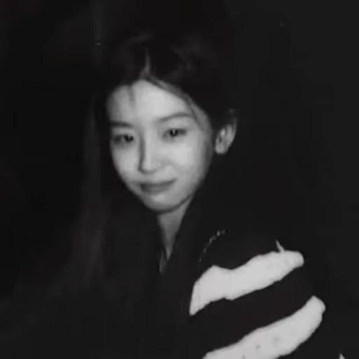 ㅤ￰ 小小悦.