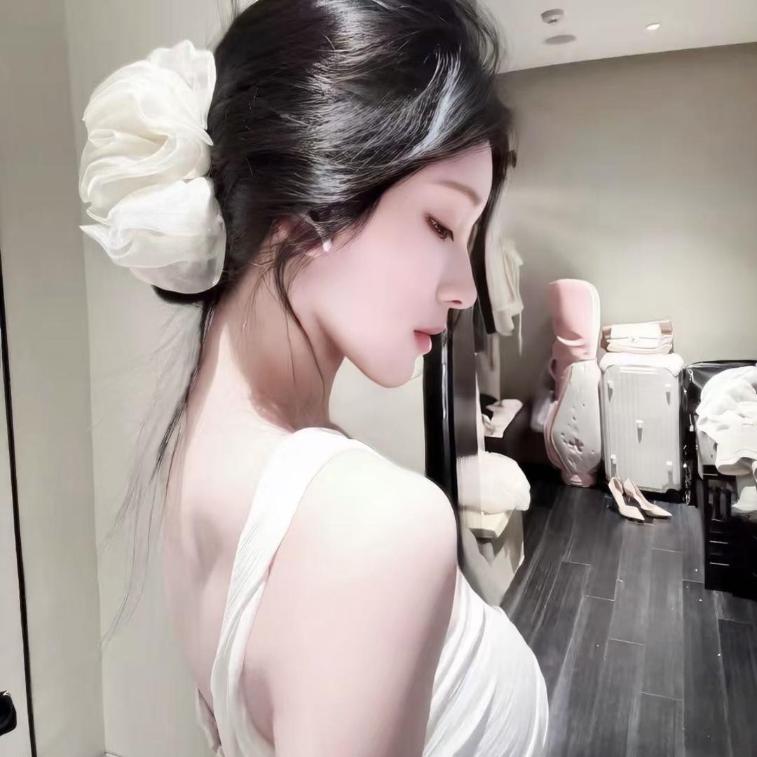 小作精.