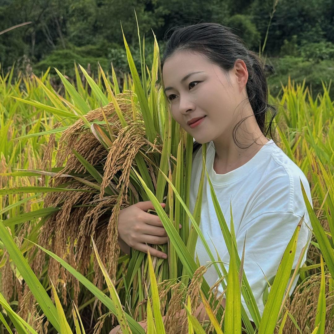 90后村干部小雷