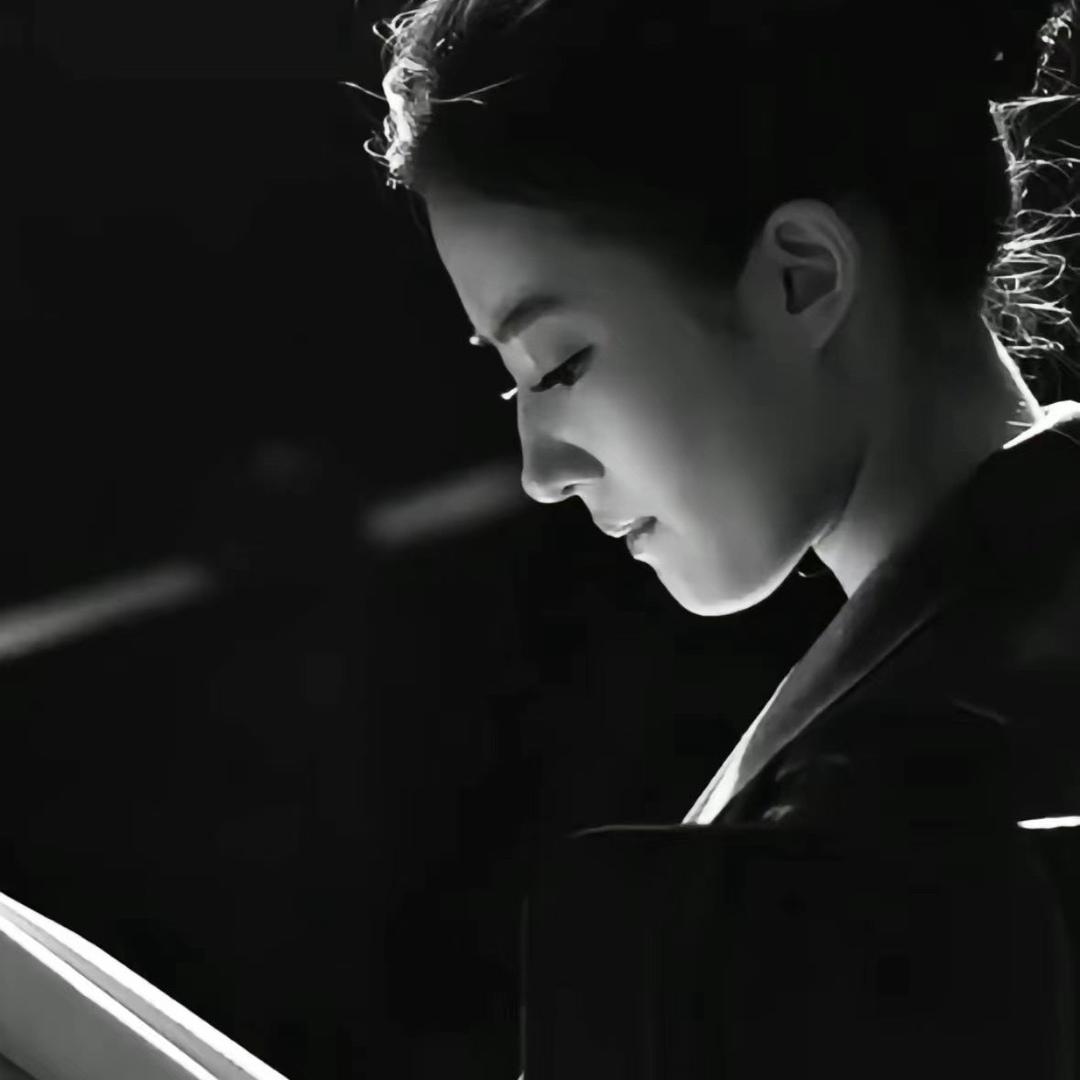 R ✿ ❁ ❀ ☁︎. 𖢔꙳