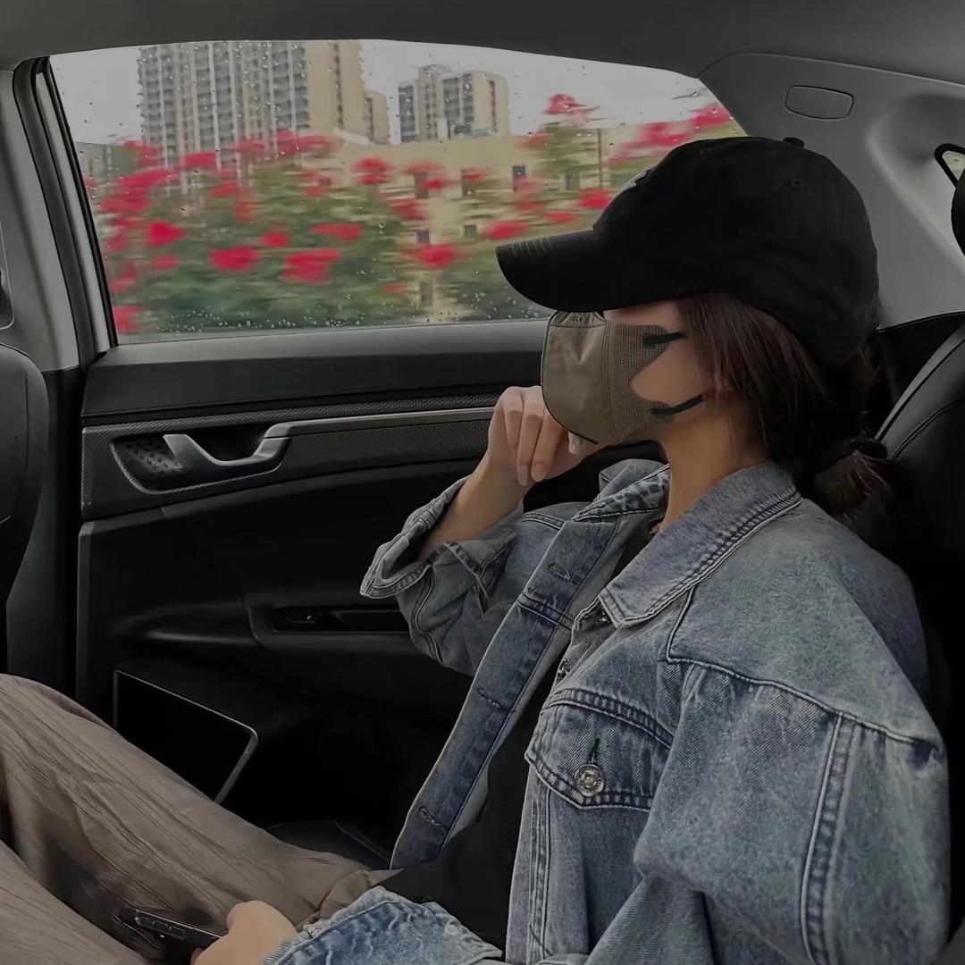 张耐看～
