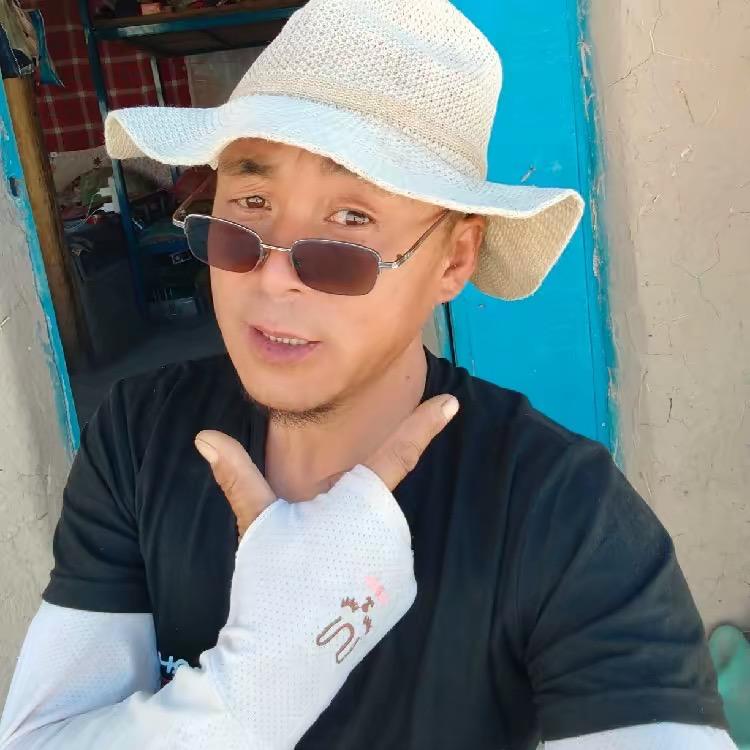 黄狗娃在大山