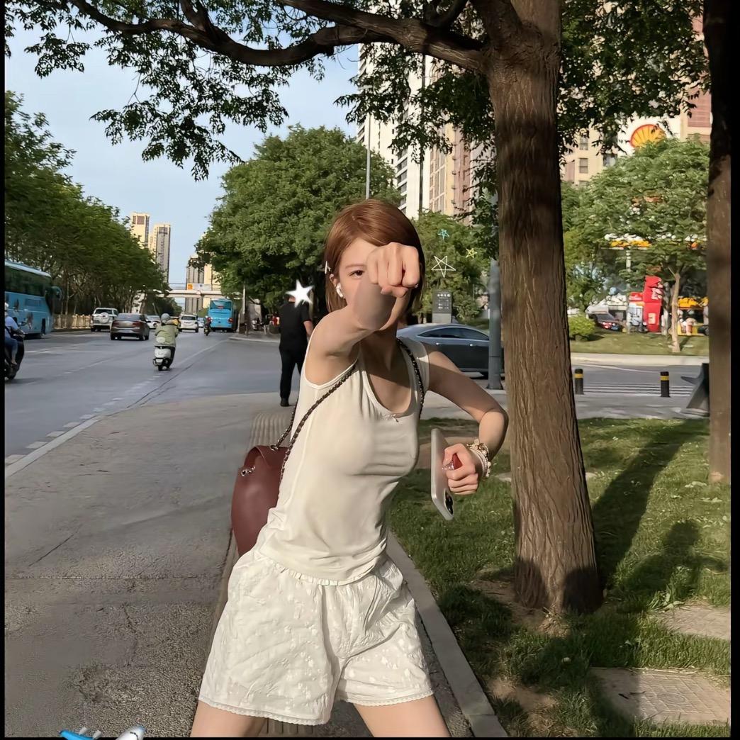 小鱼快乐游