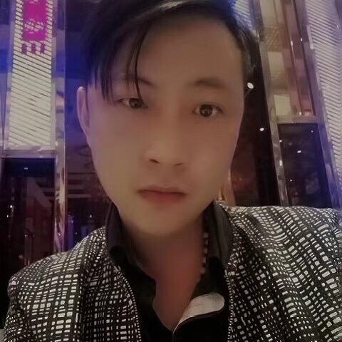 洛