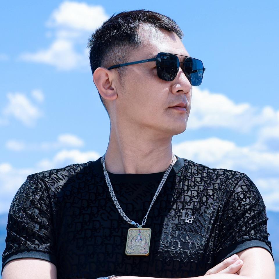 我是 80 后大叔叫我【杰哥】