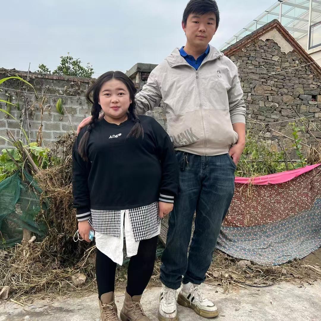 玉洁夫妇爱唱歌