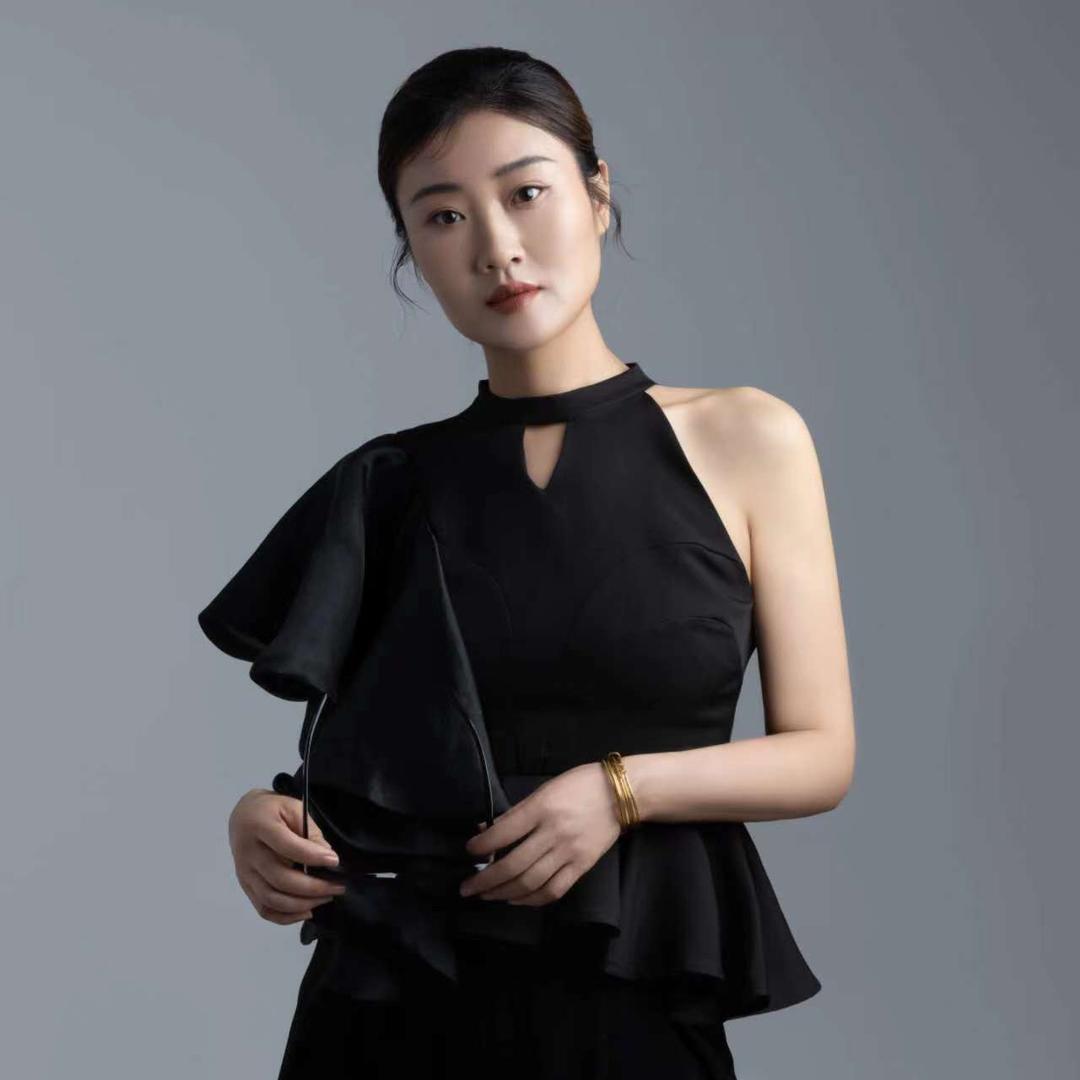 南充美丽俏佳人燕子