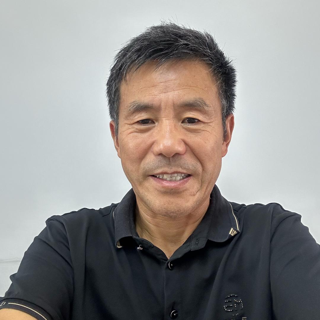 眼镜哥(每天早上5：38分开播)