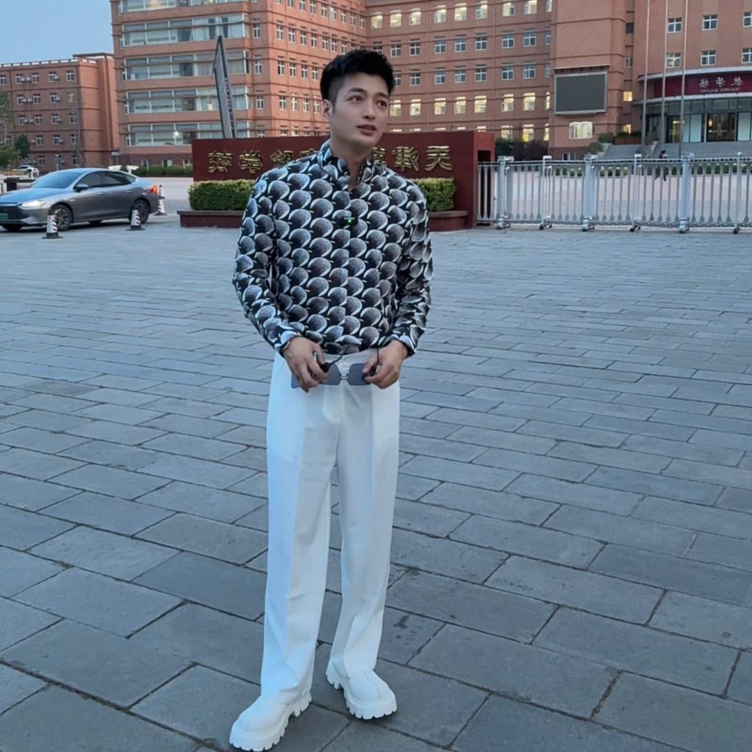武清发型师景皓（察色美学）