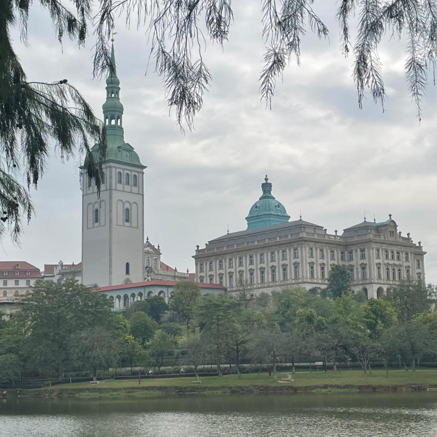 百滔口腔日用百货