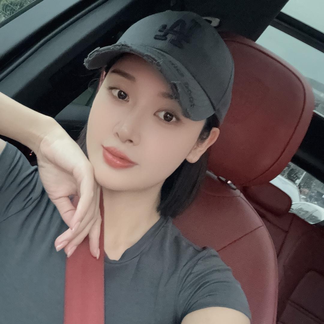 王菁绫