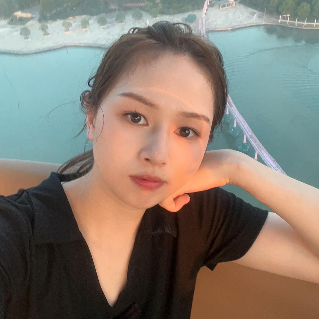 @皮蛋瘦肉周周-