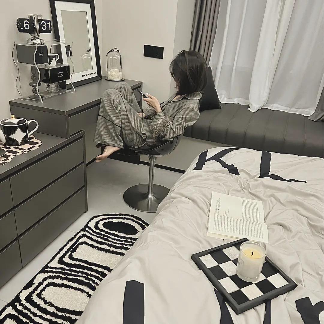 薇薇。