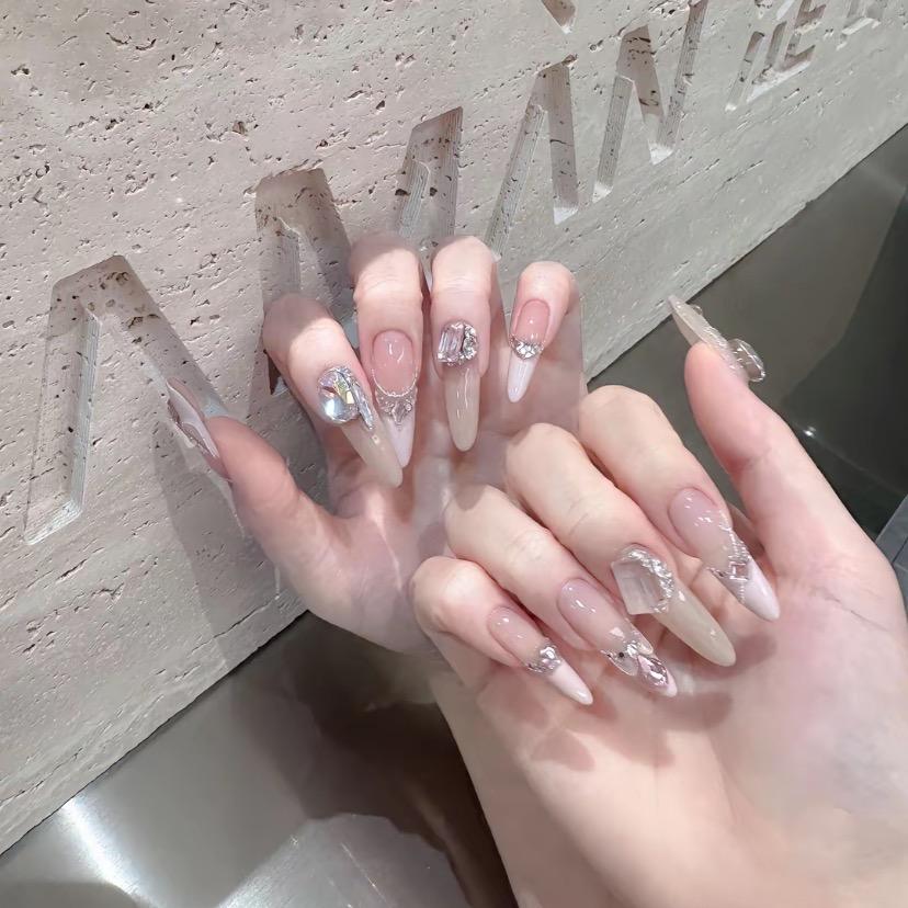 芊芊.Nail