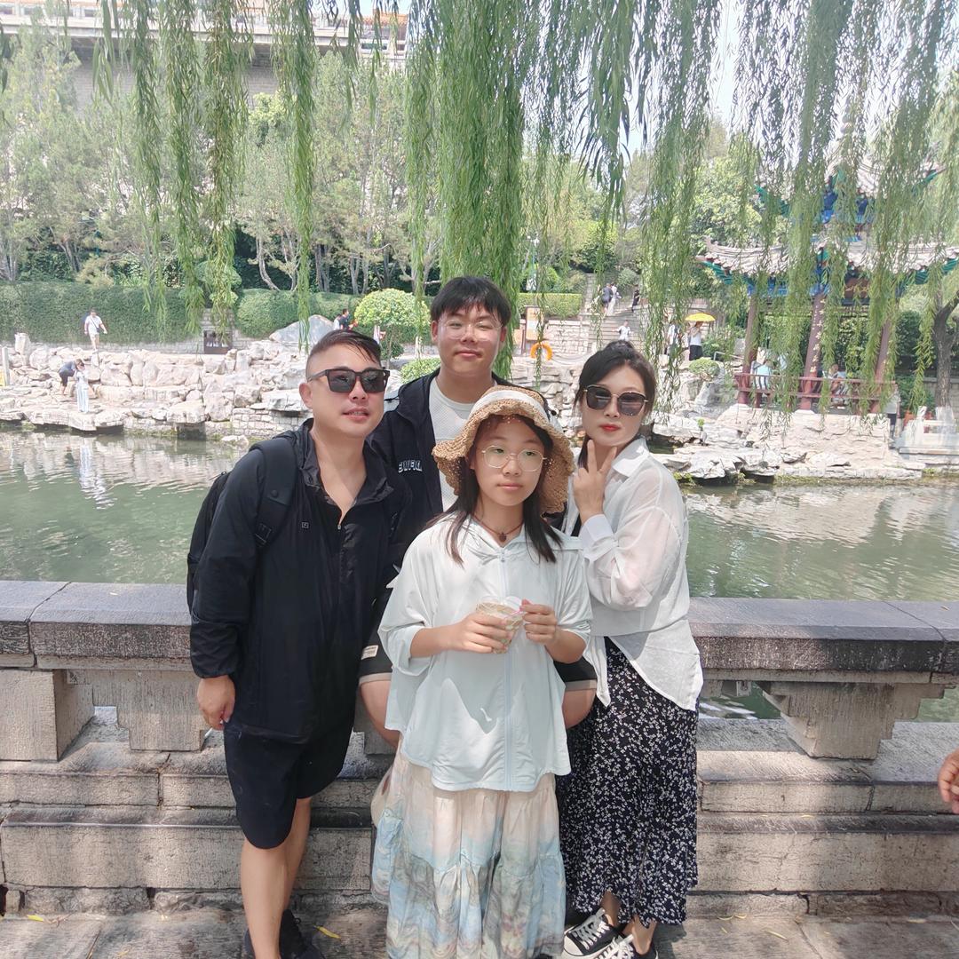 王小欠