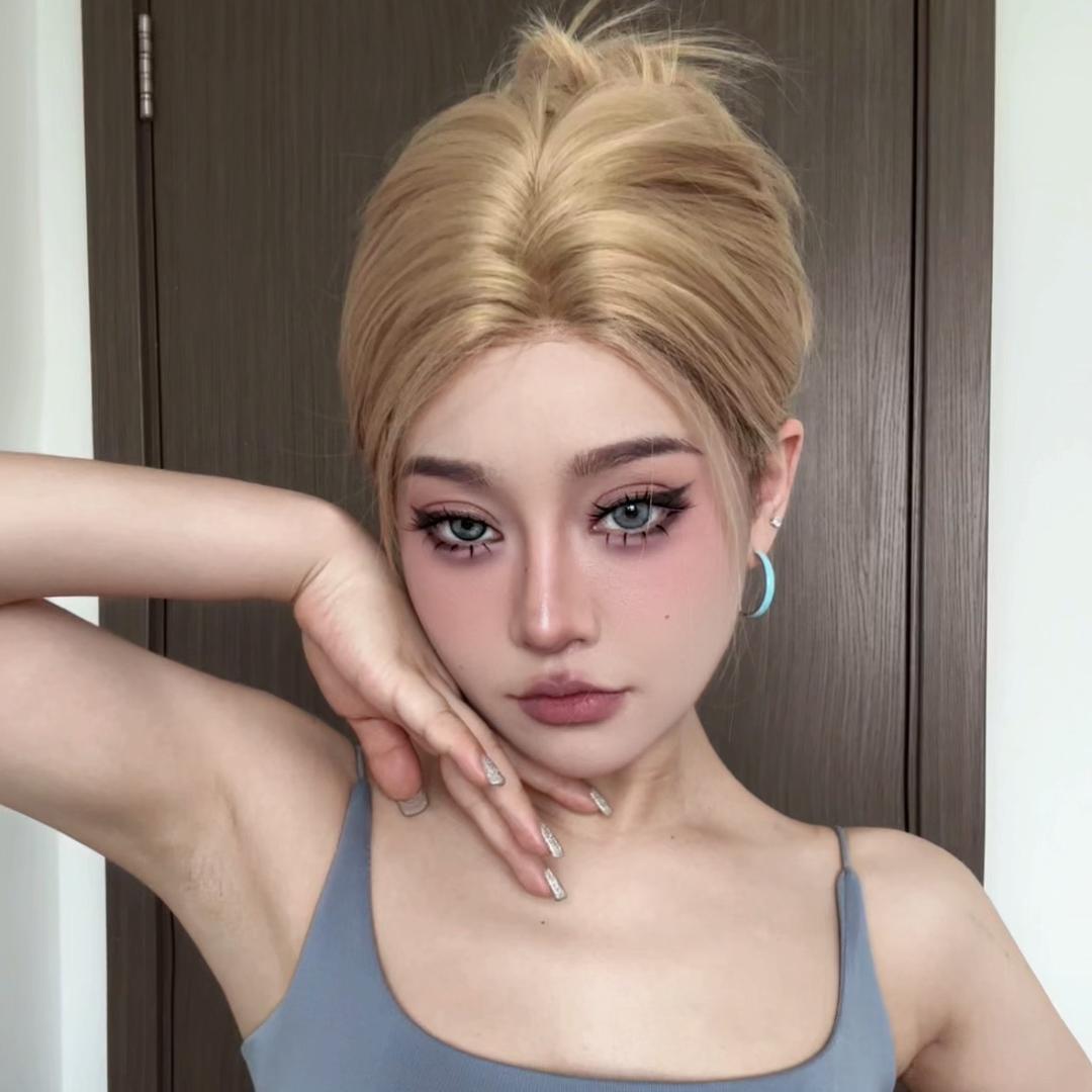 富贵不会化妆🌻