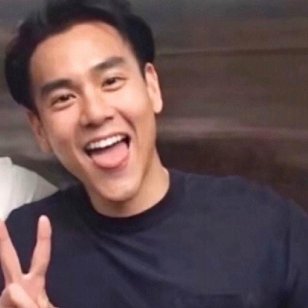 原来是个帅哥、