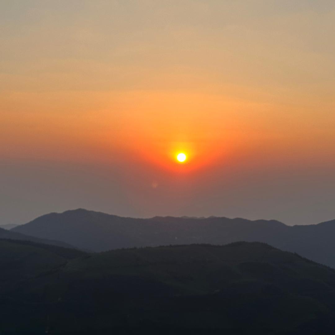 世趣手电工厂四眼银龙