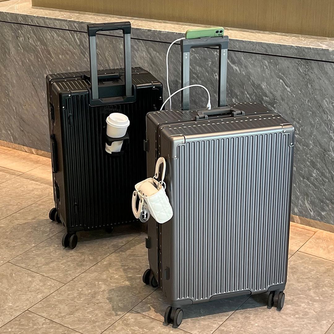 达卡尼旅行箱
