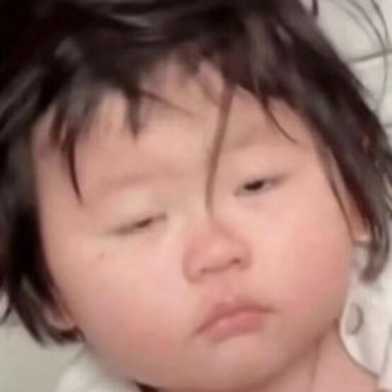 林梓静.