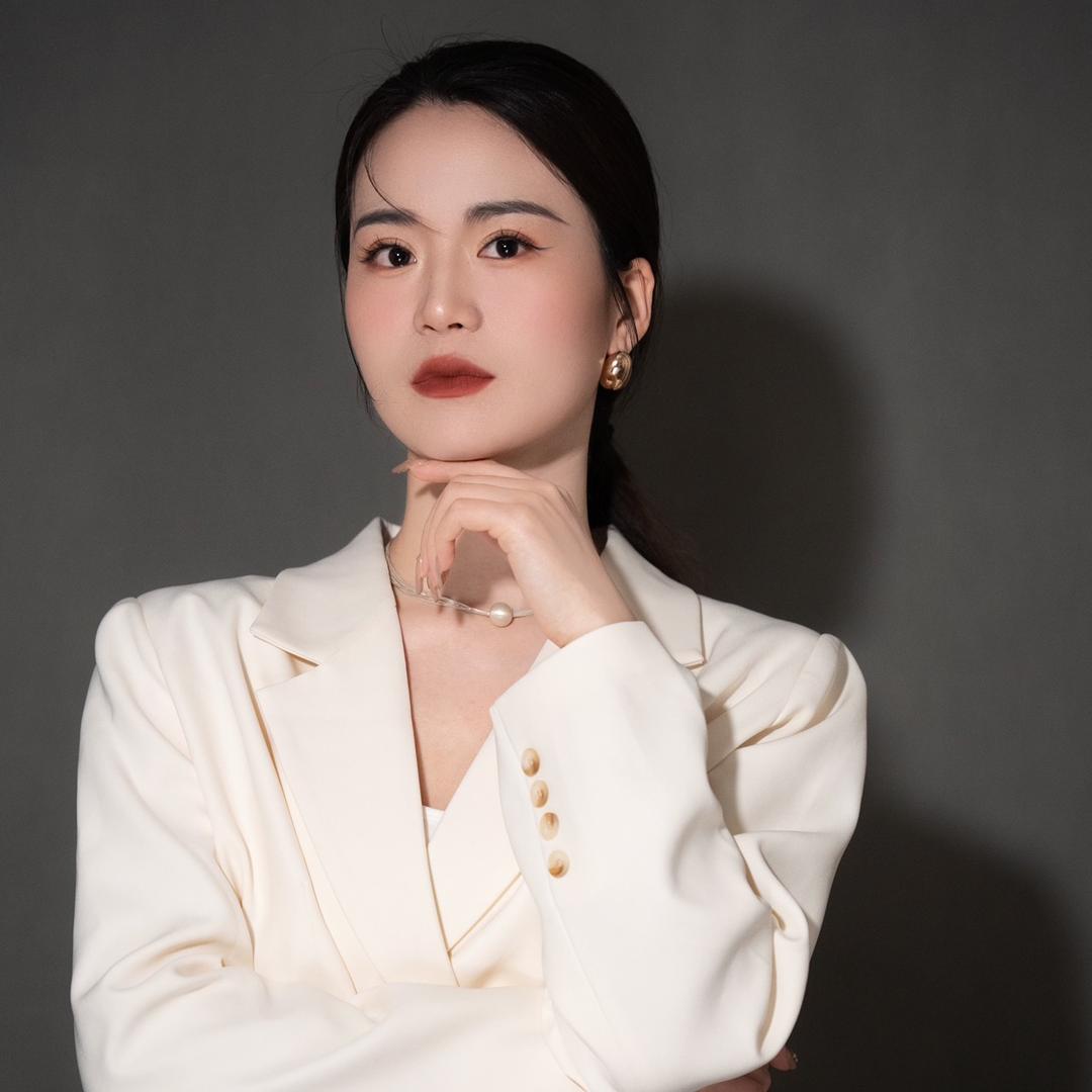 婷婷爱化妆
