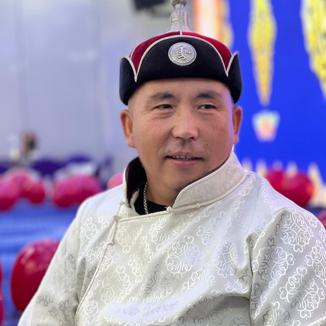 青年歌手义德尔宝音