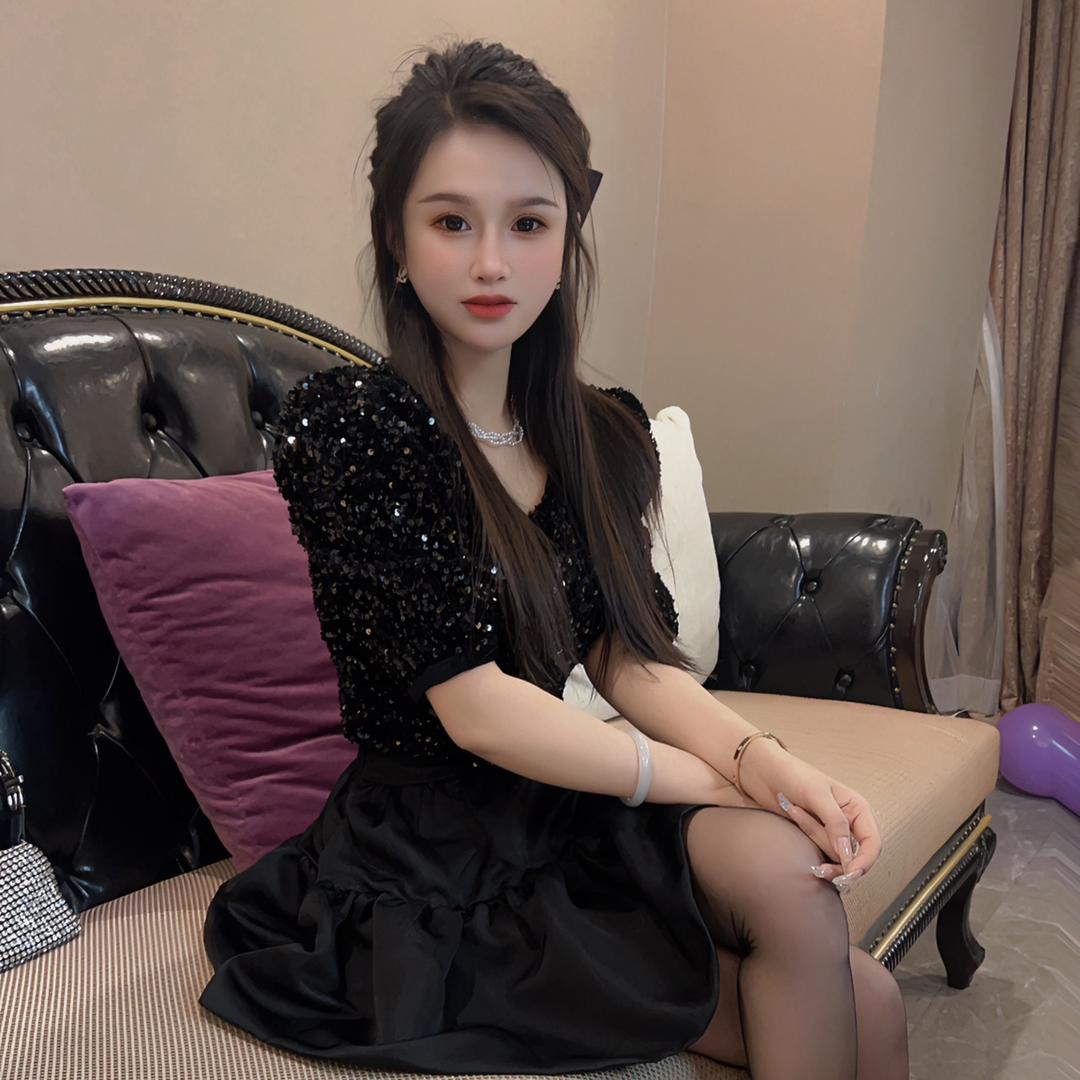 颜吴帽业五姐服饰