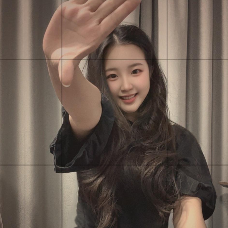 颜小颜穿搭女装