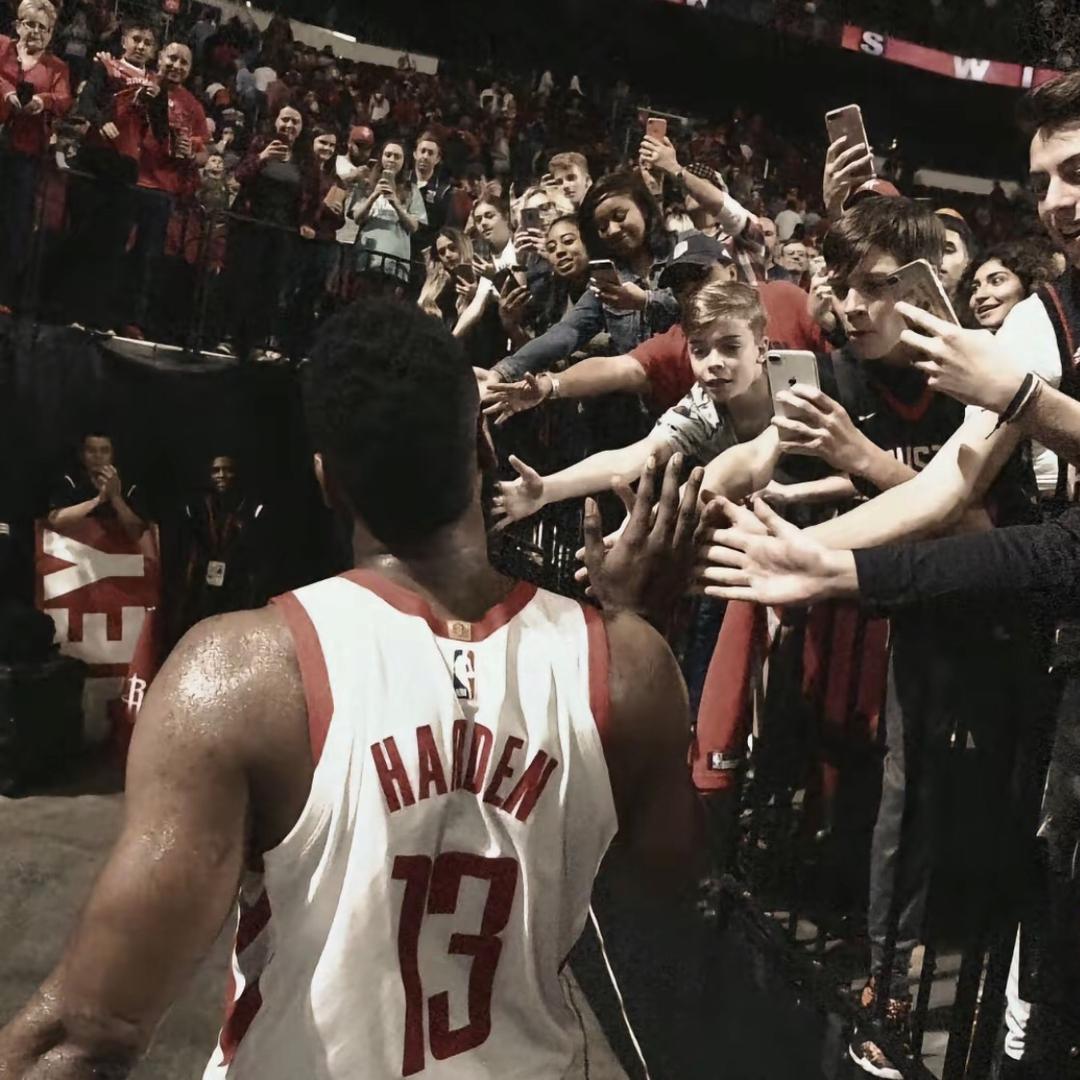 哈登喜欢大欧派