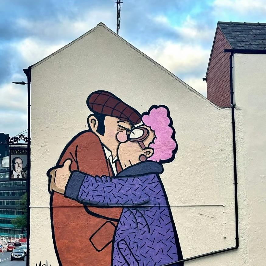 谁说不能靠左边睡觉