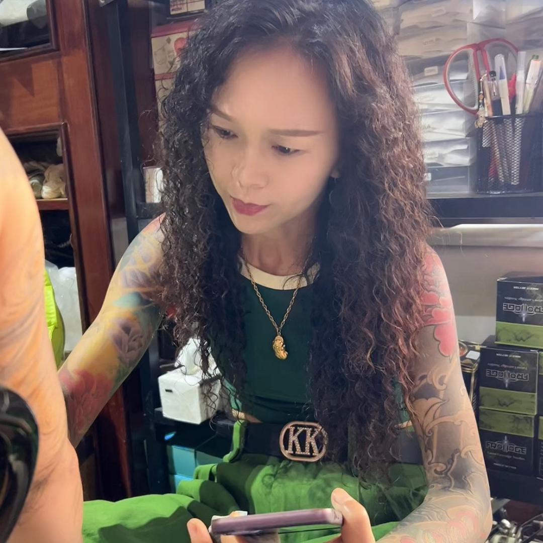 昆明女纹身师～花姐