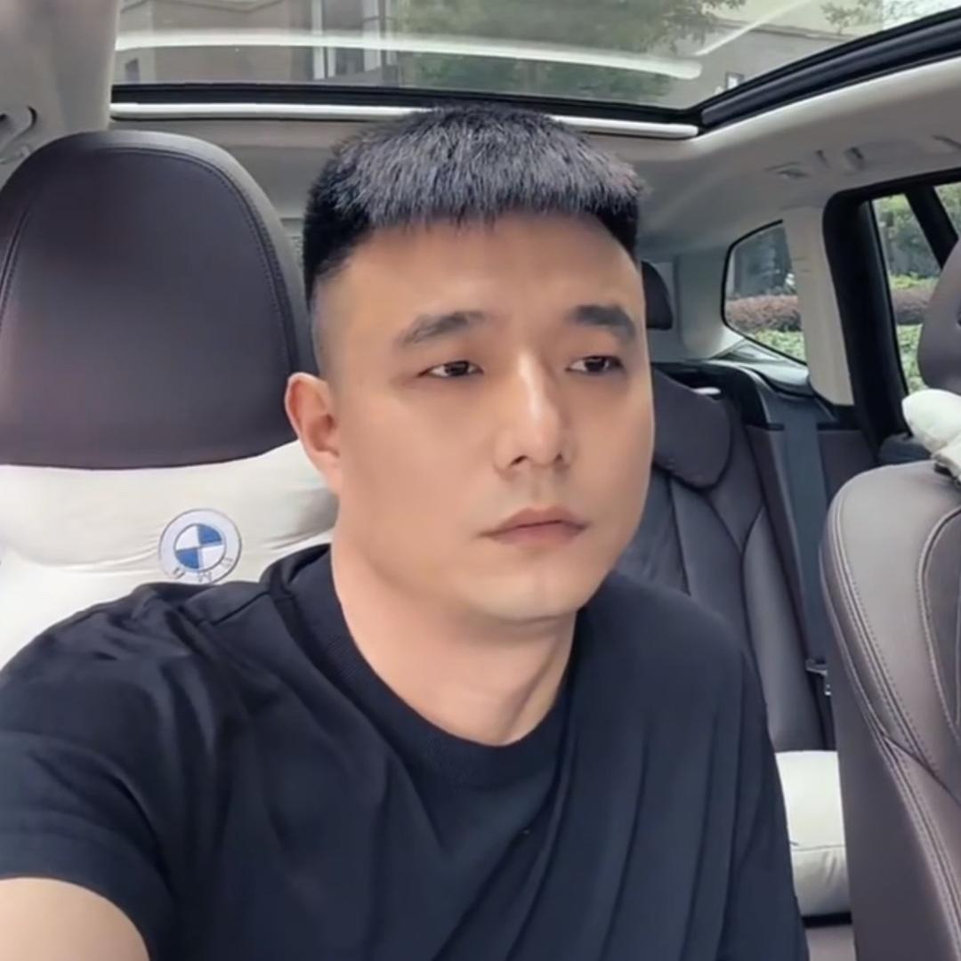 阿伟