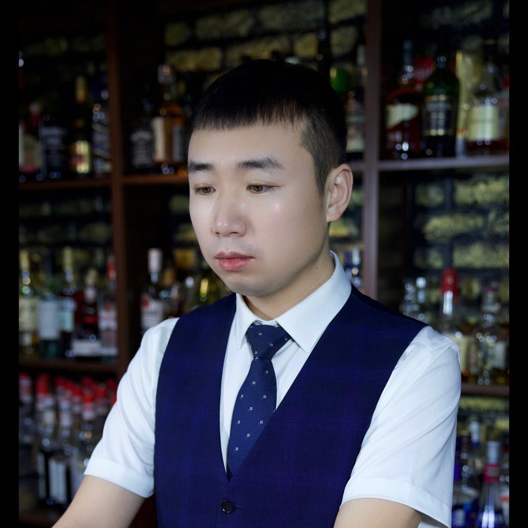 调酒的猫哥