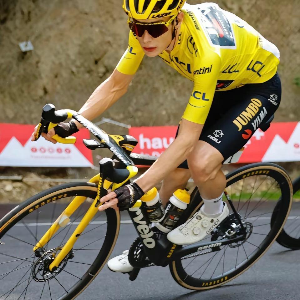 不弹琴的破风手🏸